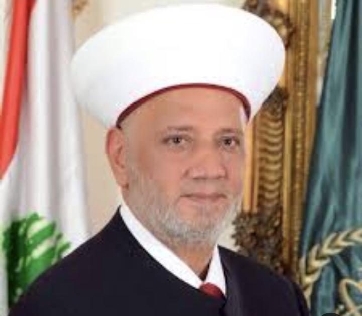 أعلن المكتب الإعلامي في دار الفتوى ان مفتي الجمهورية اللبنانية الشيخ عبد اللطيف دريان يقف على مسافة واحدة بين جميع المرشحين لانتخابات المجلس الشرعي الإسلامي الأعلى في بيروت والمحافظات اللبنانية